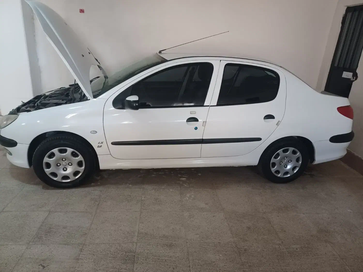 پژو ۲۰۶ صندوق دار v8 - 1395