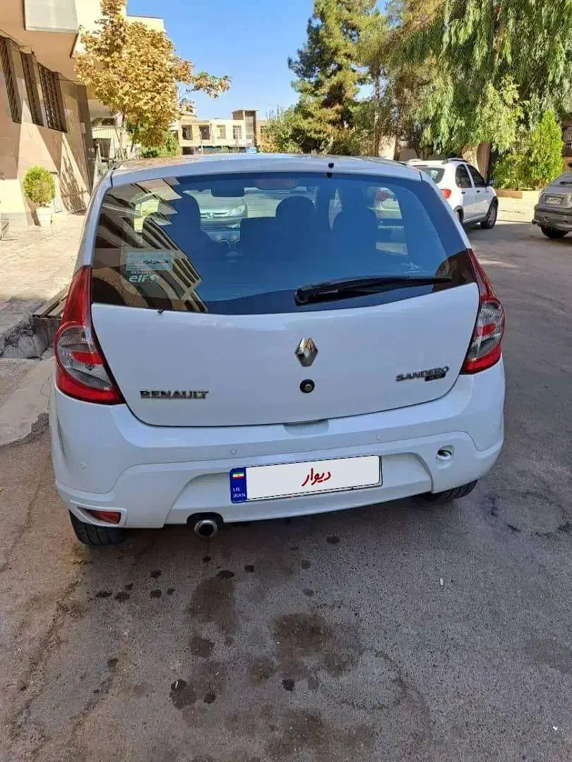 رنو ساندرو اتوماتیک - 1395