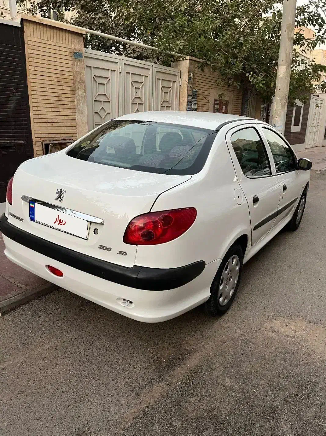 پژو ۲۰۶ صندوق دار v8 - 1395