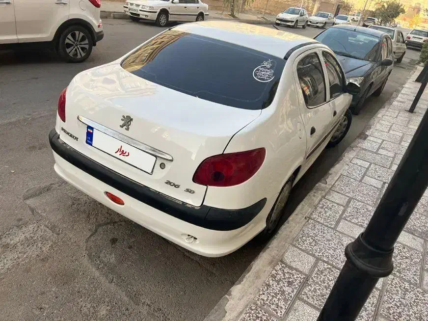 پژو ۲۰۶ صندوق دار v8 - 1396
