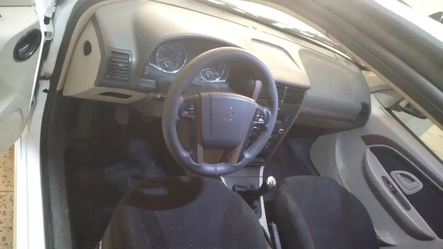 پژو پارس XU7P - 1402