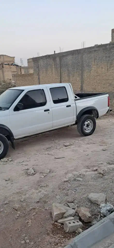 نیسان پیکاپ دو کابین دنده ای - 1388