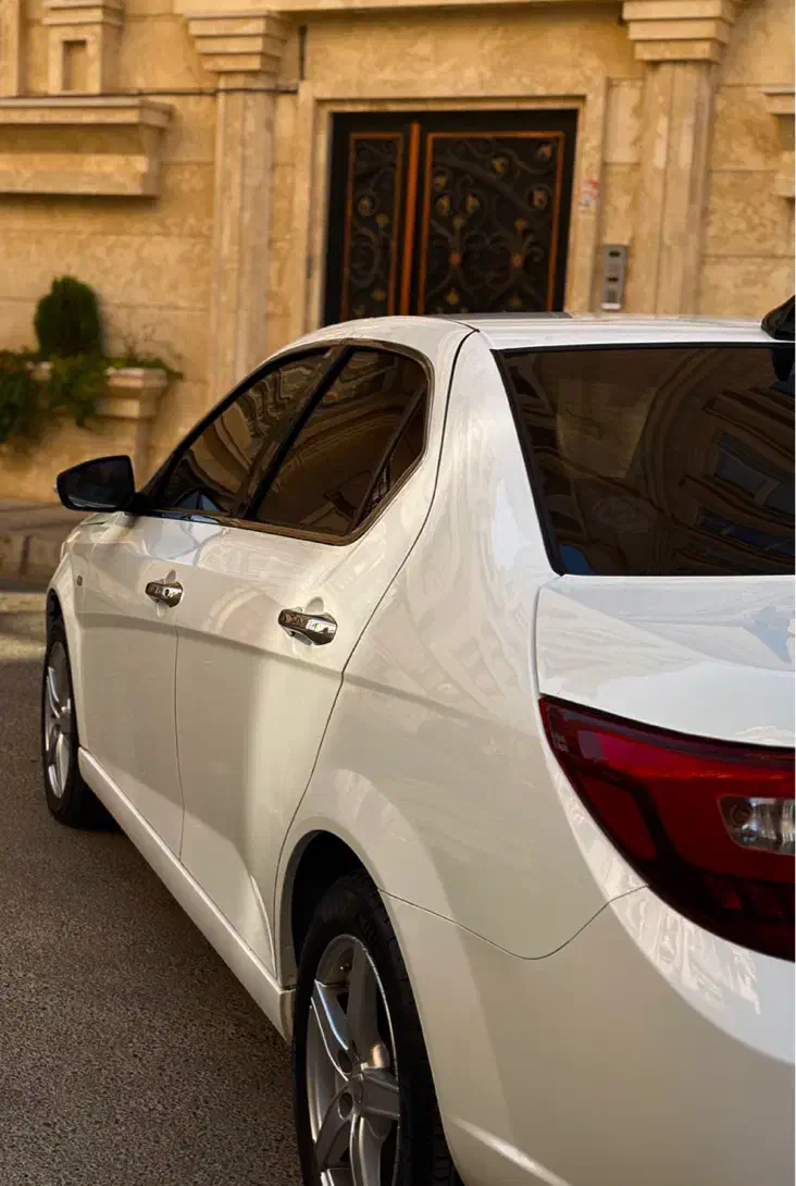 دنا پلاس توربو اتوماتیک - 1402