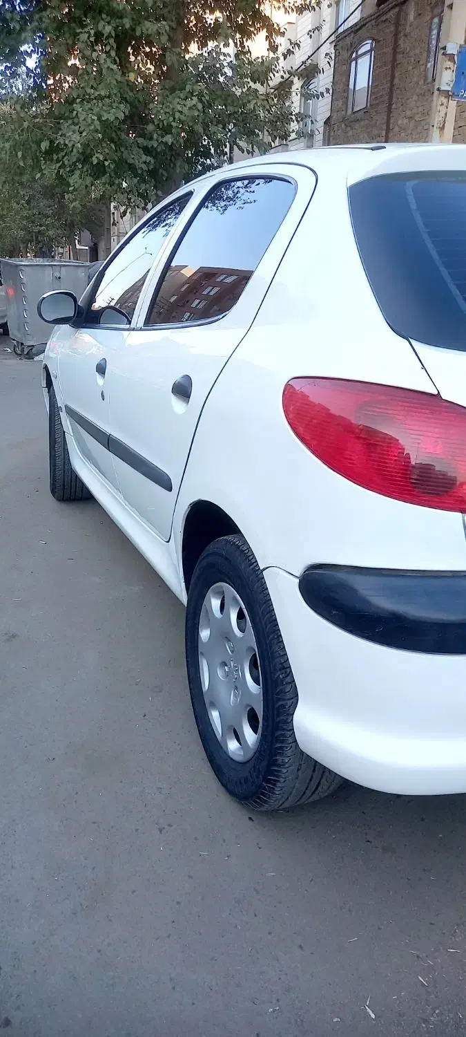پژو ۲۰۶ صندوق دار v8 - 1396