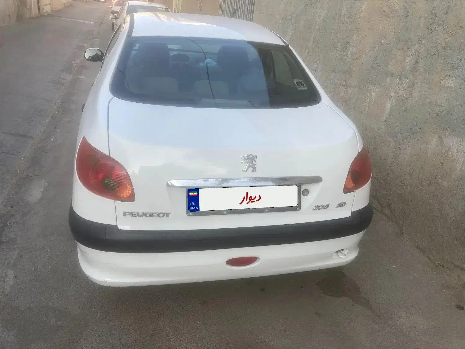 پژو ۲۰۶ صندوق دار v8 - 1392