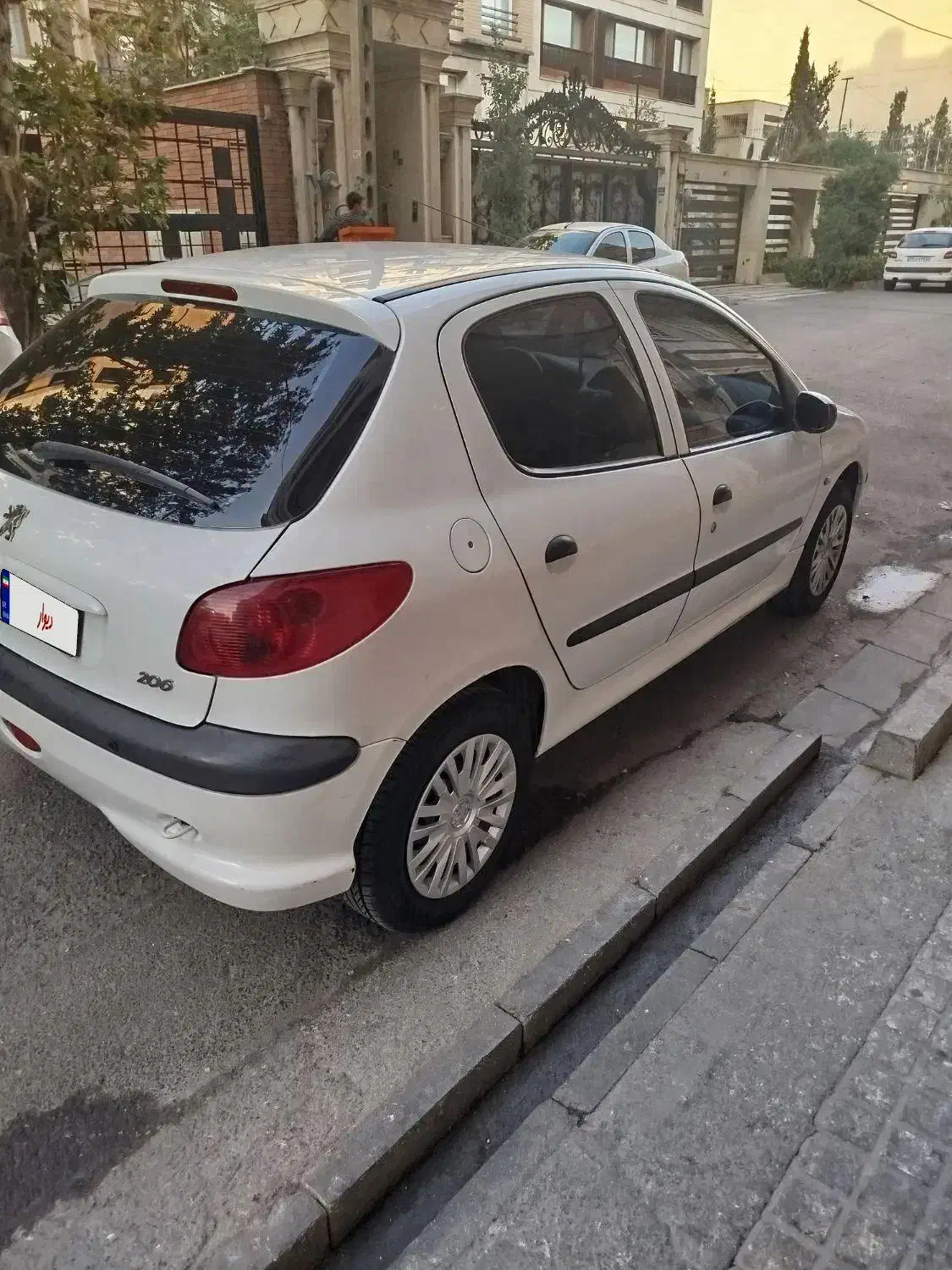 پژو 206 تیپ 5 - 1396