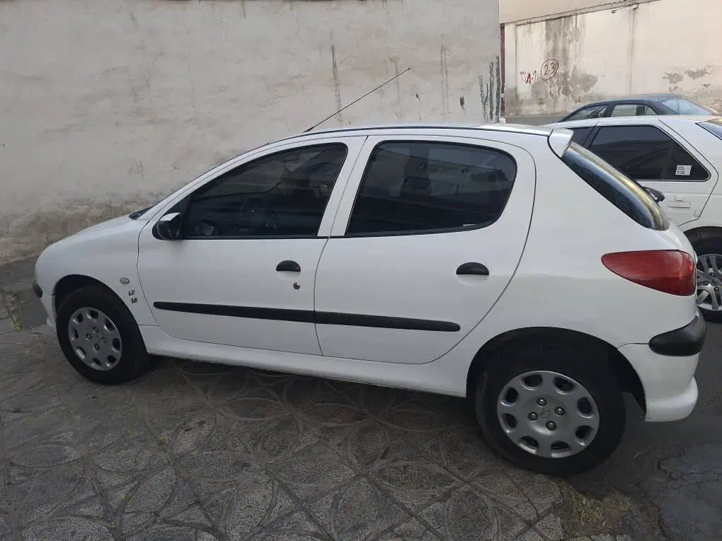 پژو 206 تیپ 5 - 1390