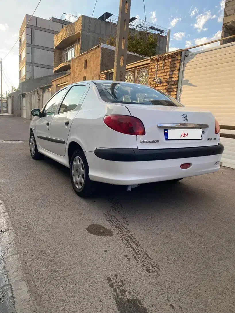 پژو ۲۰۶ صندوق دار v8 - 1393