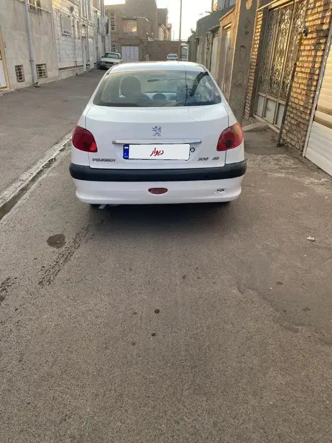 پژو ۲۰۶ صندوق دار v8 - 1393