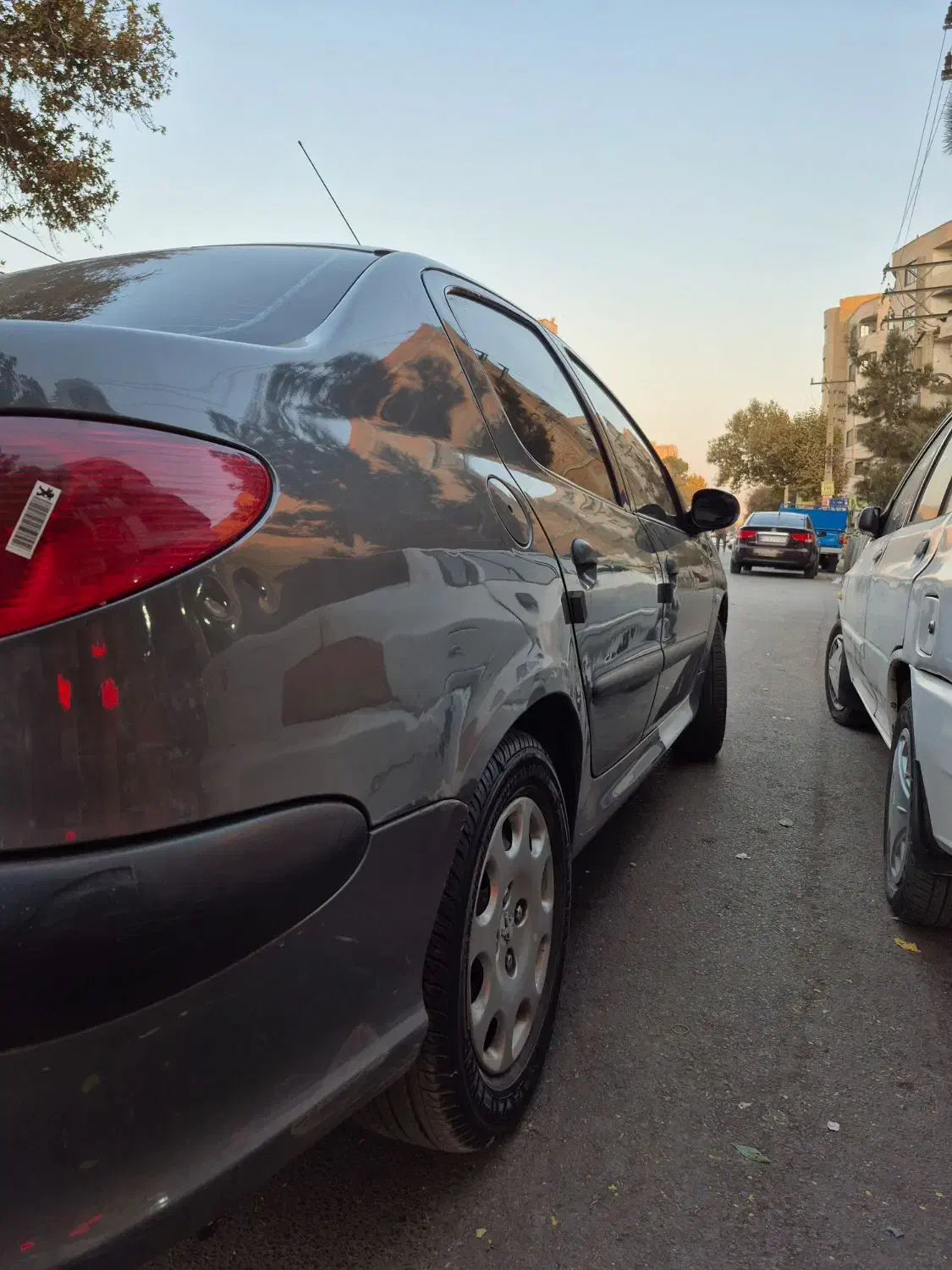 پژو ۲۰۶ صندوق دار v8 - 1396