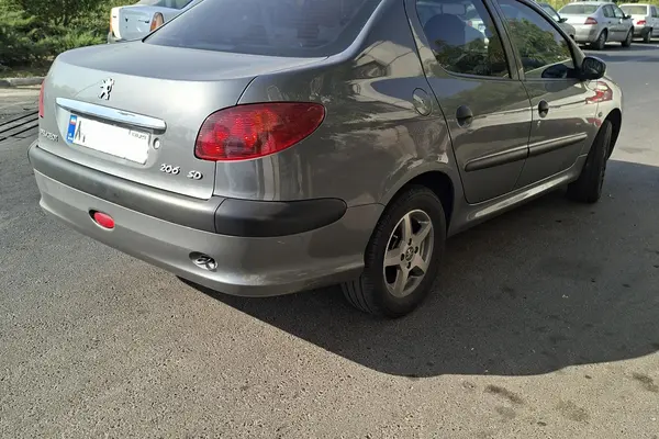 پژو ۲۰۶ صندوق دار v8 - 1399