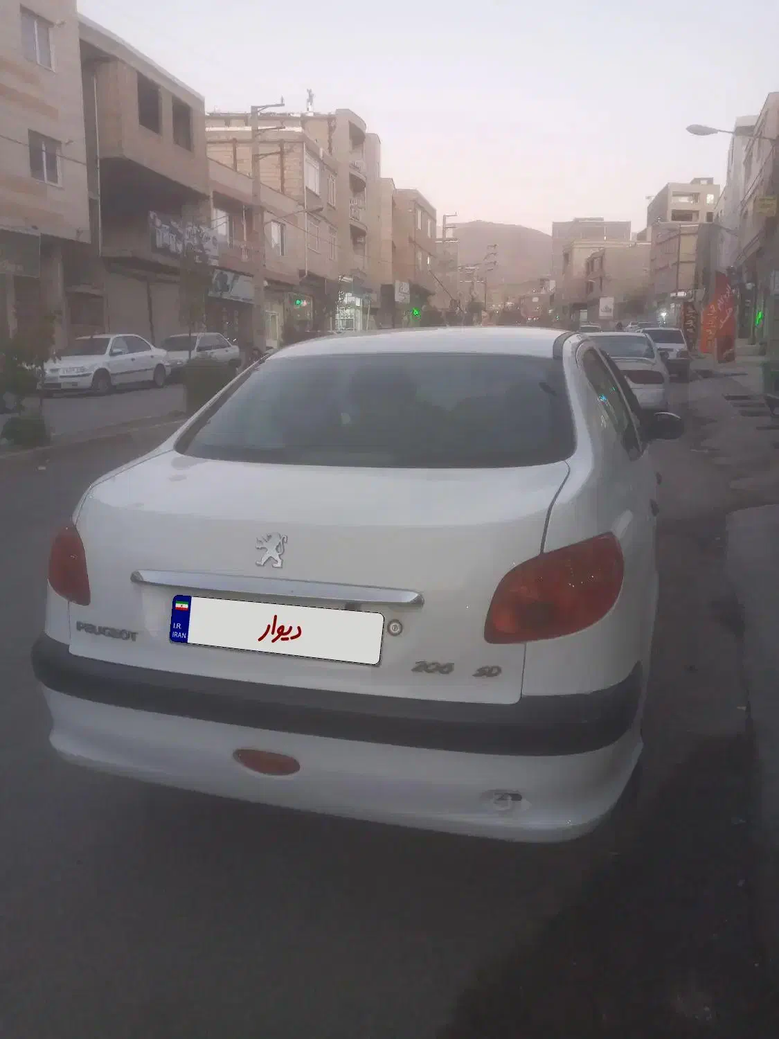 پژو ۲۰۶ صندوق دار v8 - 1394