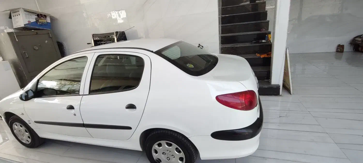 پژو ۲۰۶ صندوق دار v8 - 1397