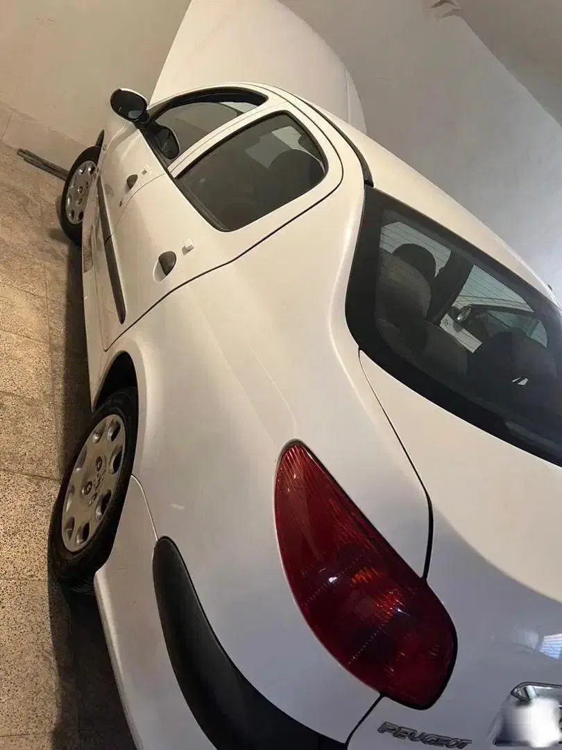 پژو ۲۰۶ صندوق دار v8 - 1398