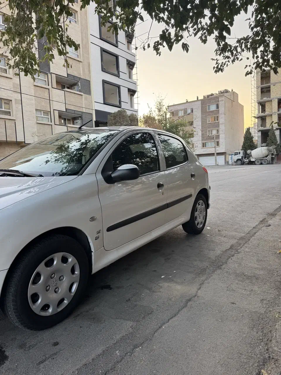 پژو 206 تیپ 5 - 1395