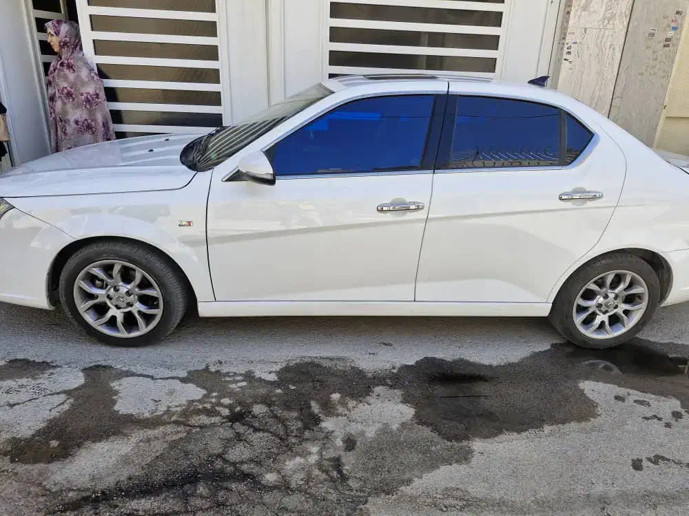 دنا پلاس توربو اتوماتیک - 1402