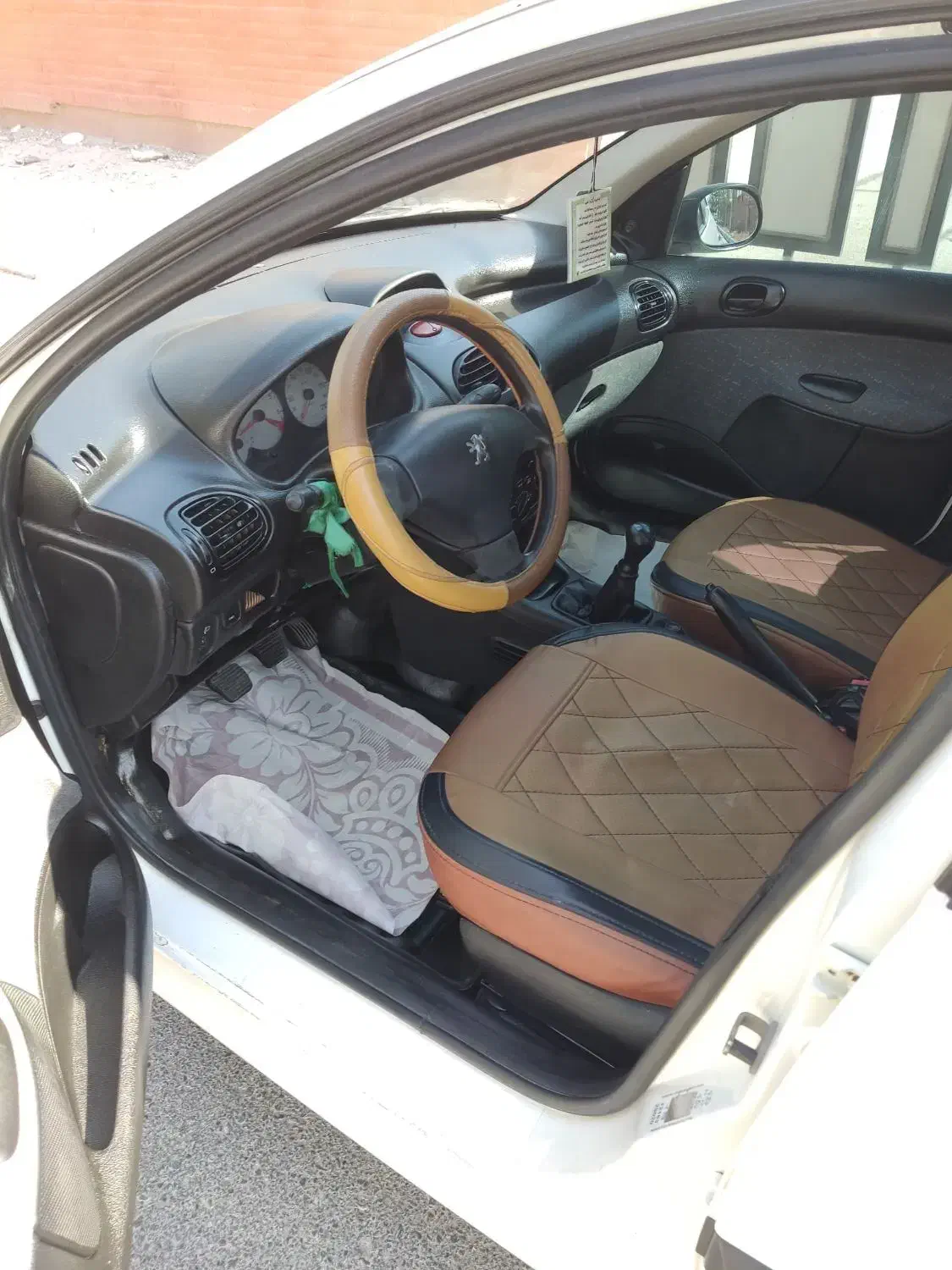 پژو ۲۰۶ صندوق دار v8 - 1389