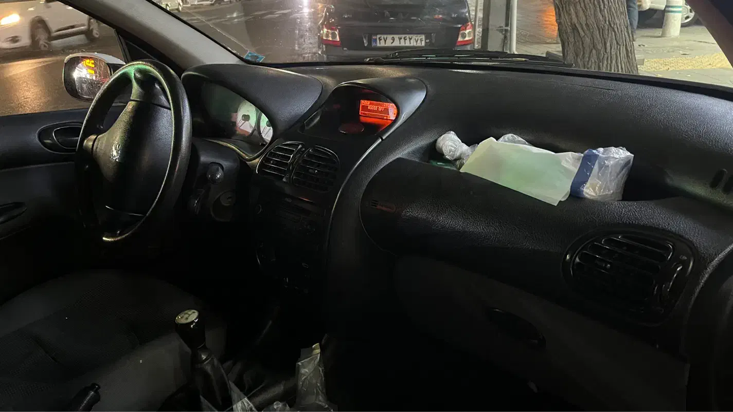 پژو ۲۰۶ صندوق دار v8 - 1395