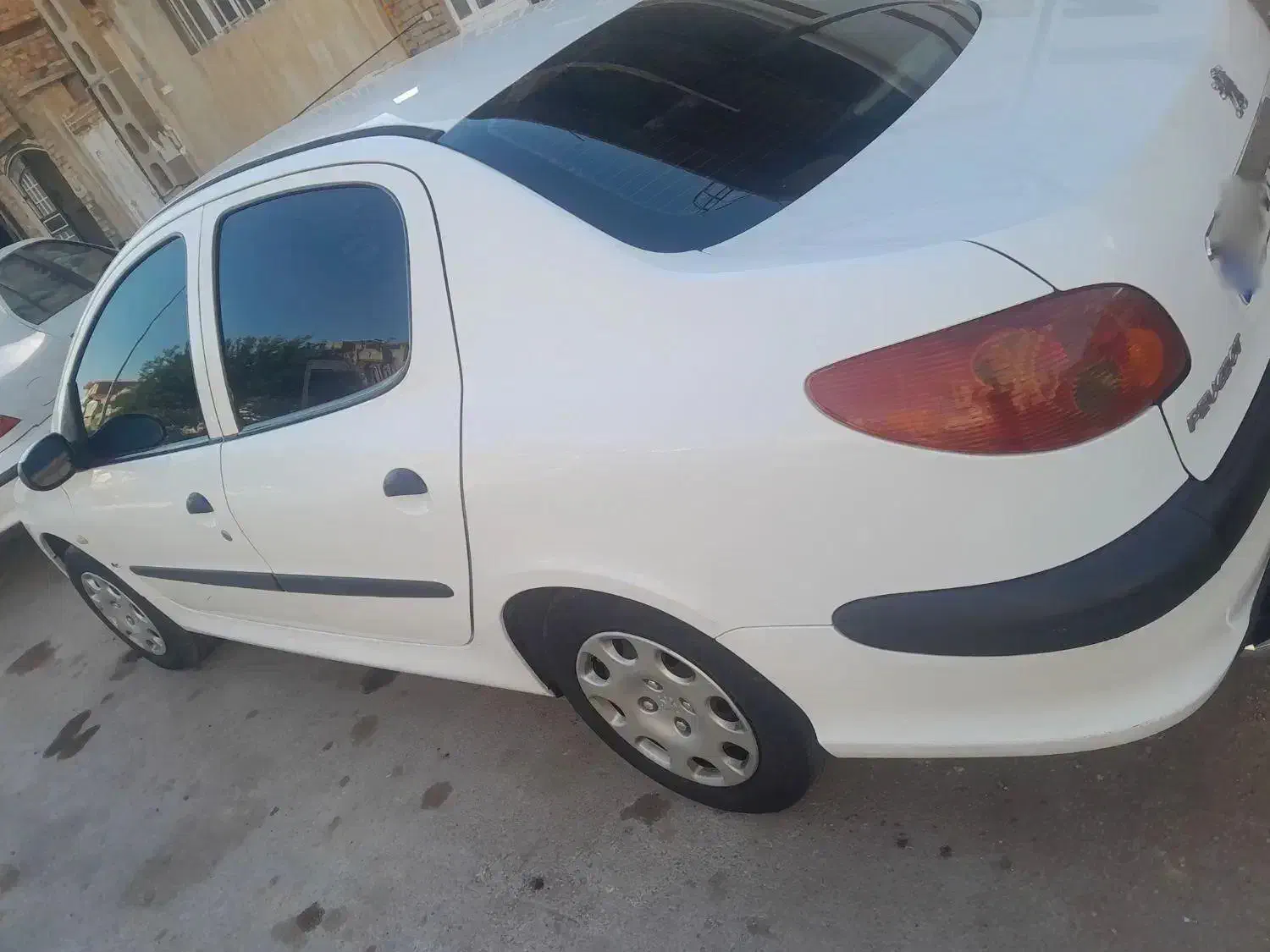 پژو ۲۰۶ صندوق دار v8 - 1393