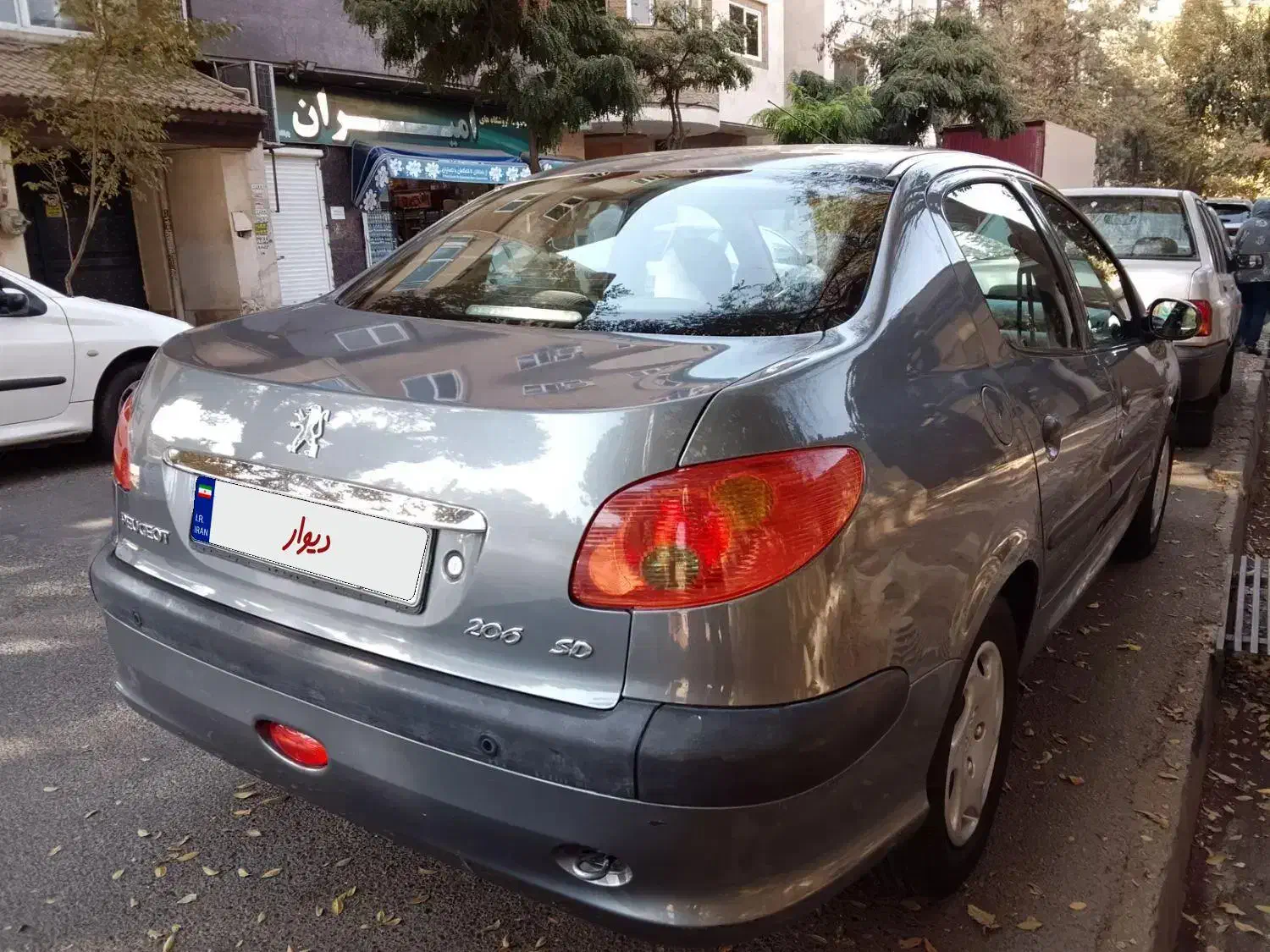 پژو ۲۰۶ صندوق دار v8 - 1393