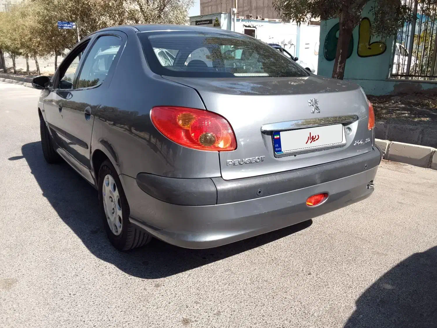 پژو ۲۰۶ صندوق دار v8 - 1393