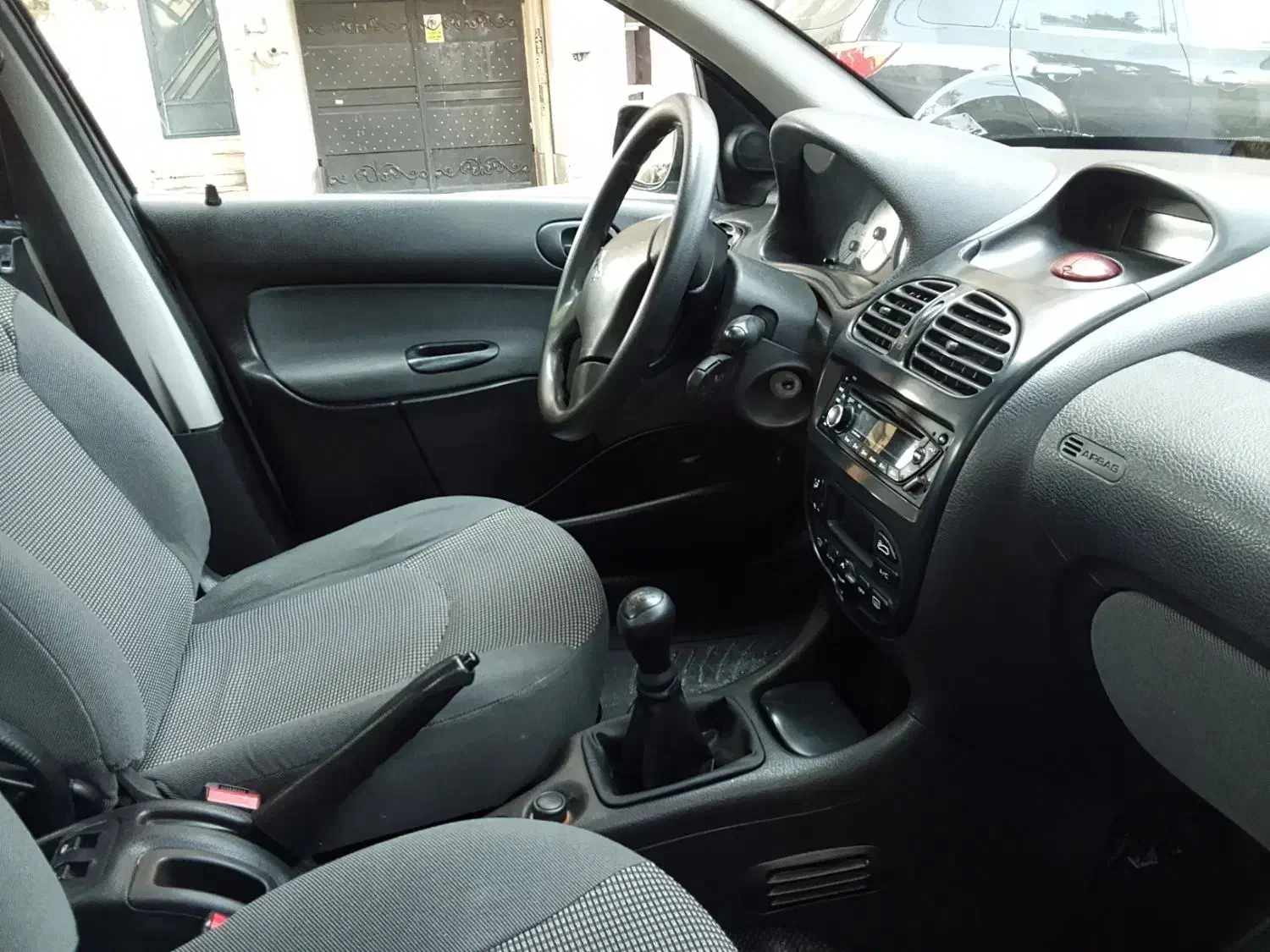 پژو ۲۰۶ صندوق دار v8 - 1393