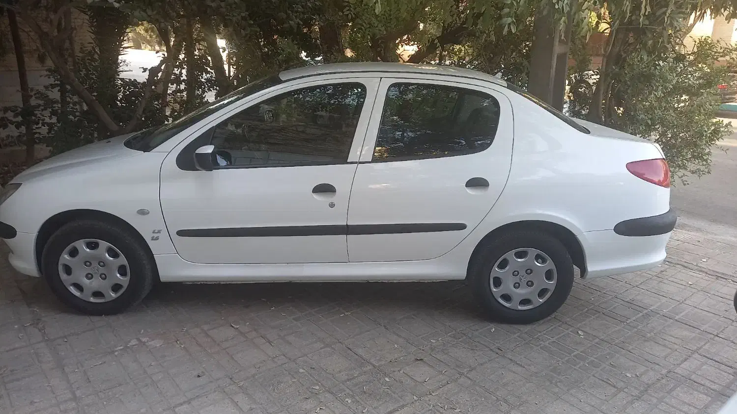 پژو ۲۰۶ صندوق دار v8 - 1397