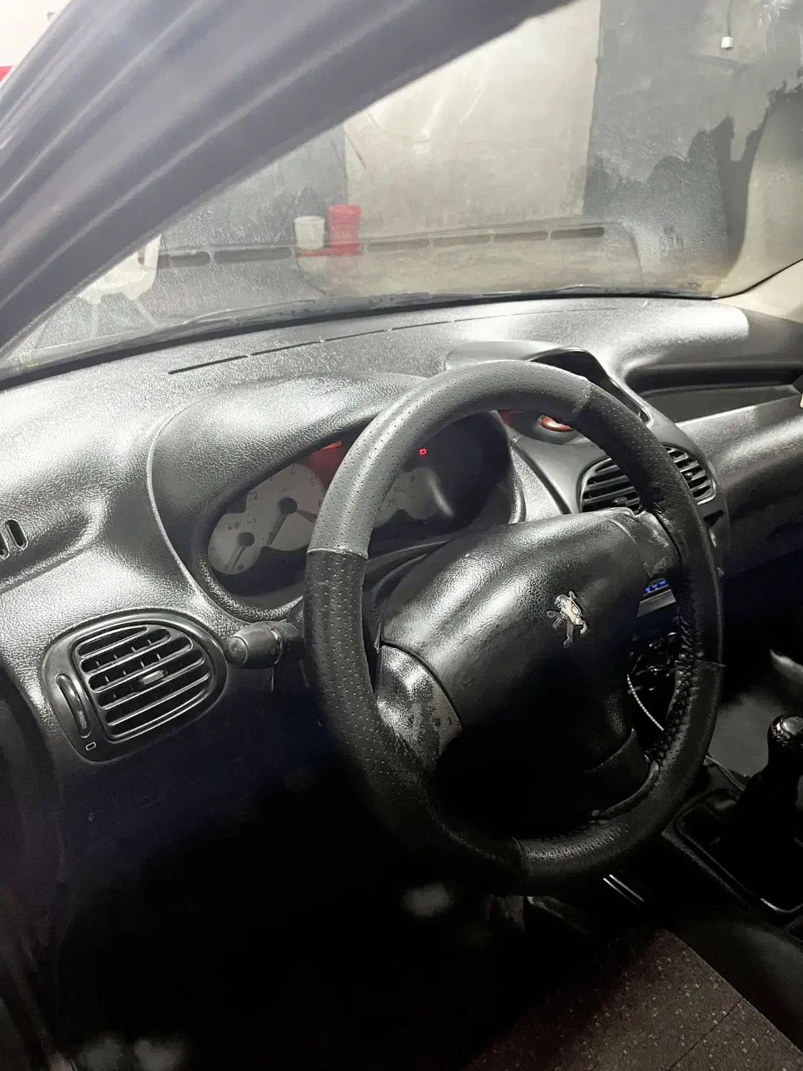 پژو ۲۰۶ صندوق دار v8 - 1390