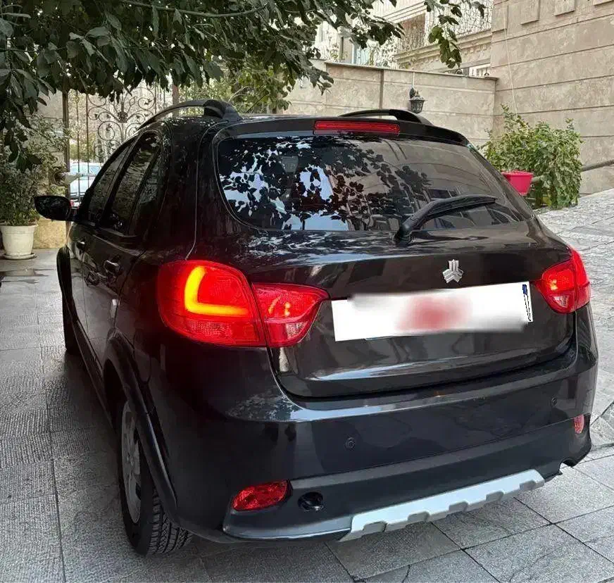 کوییک R دنده‌ای - 1402