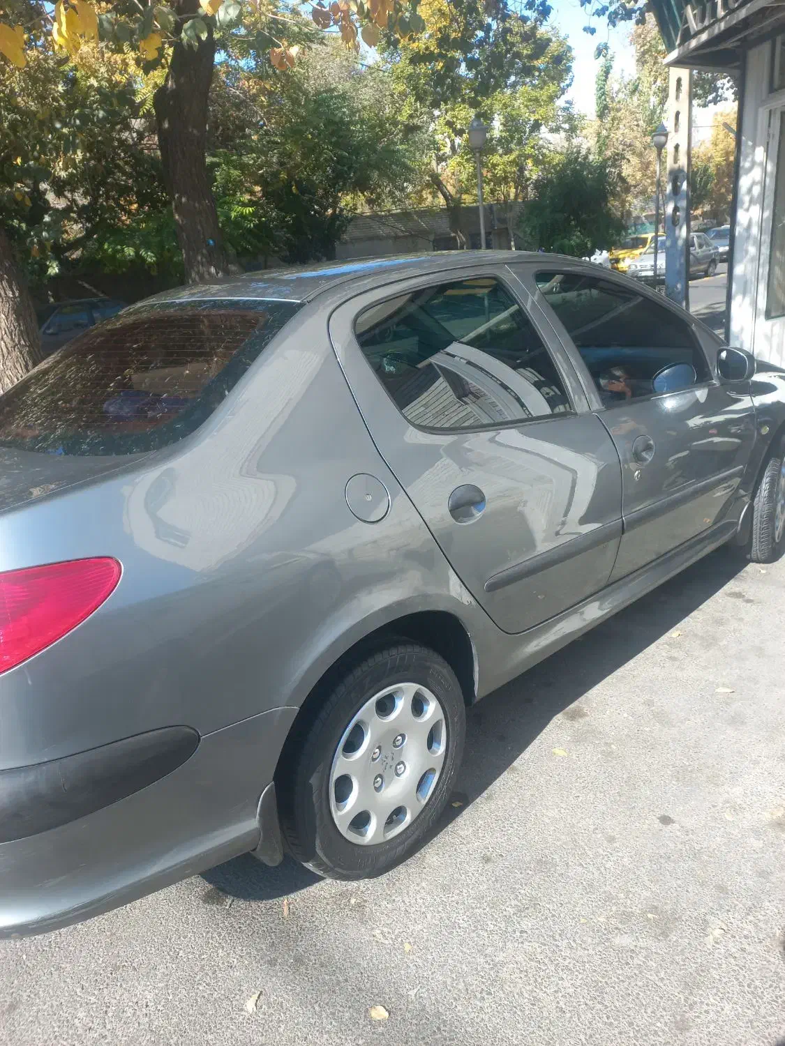 پژو ۲۰۶ صندوق دار v8 - 1392