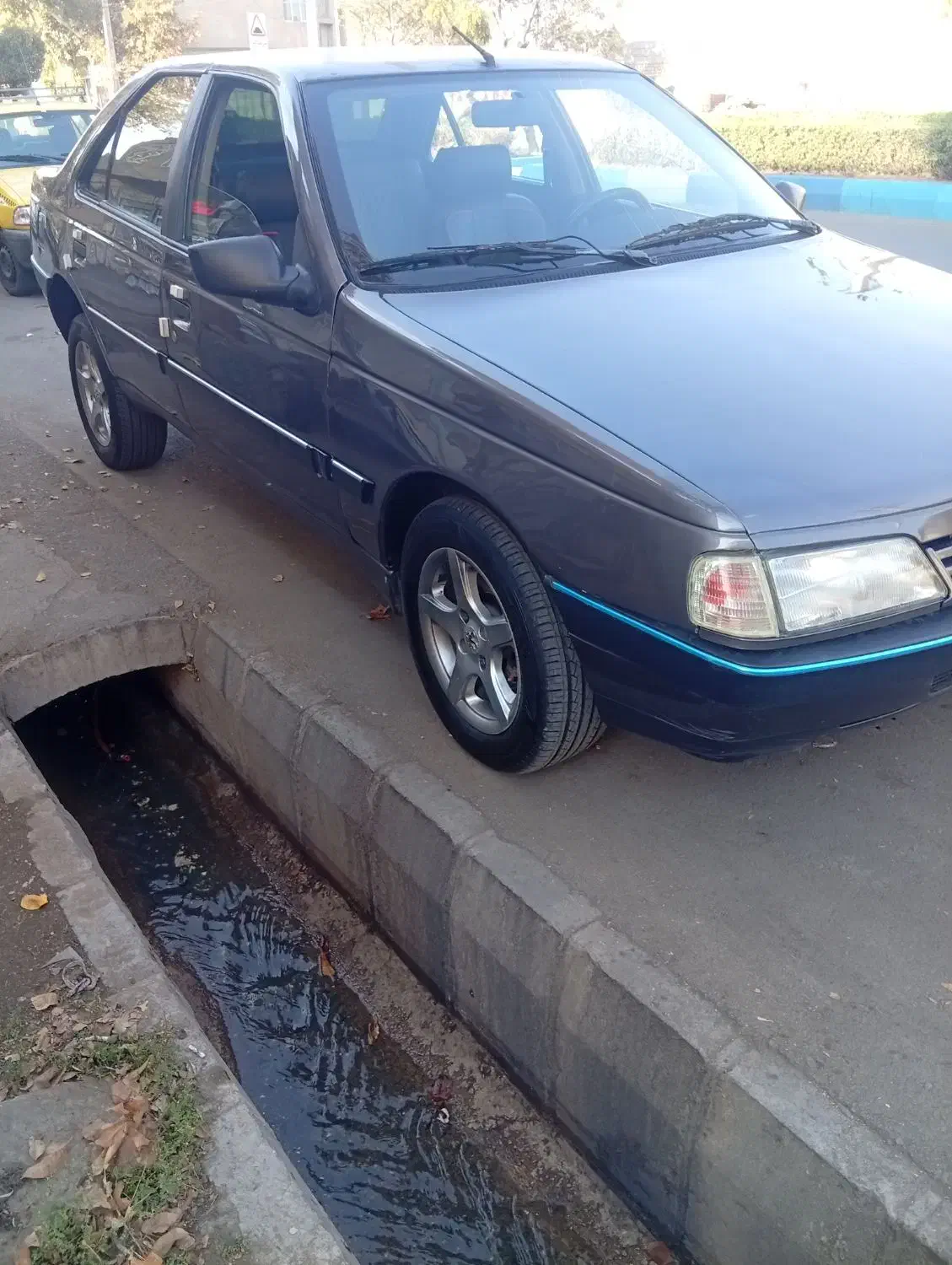 پژو 405 GLX - 1381