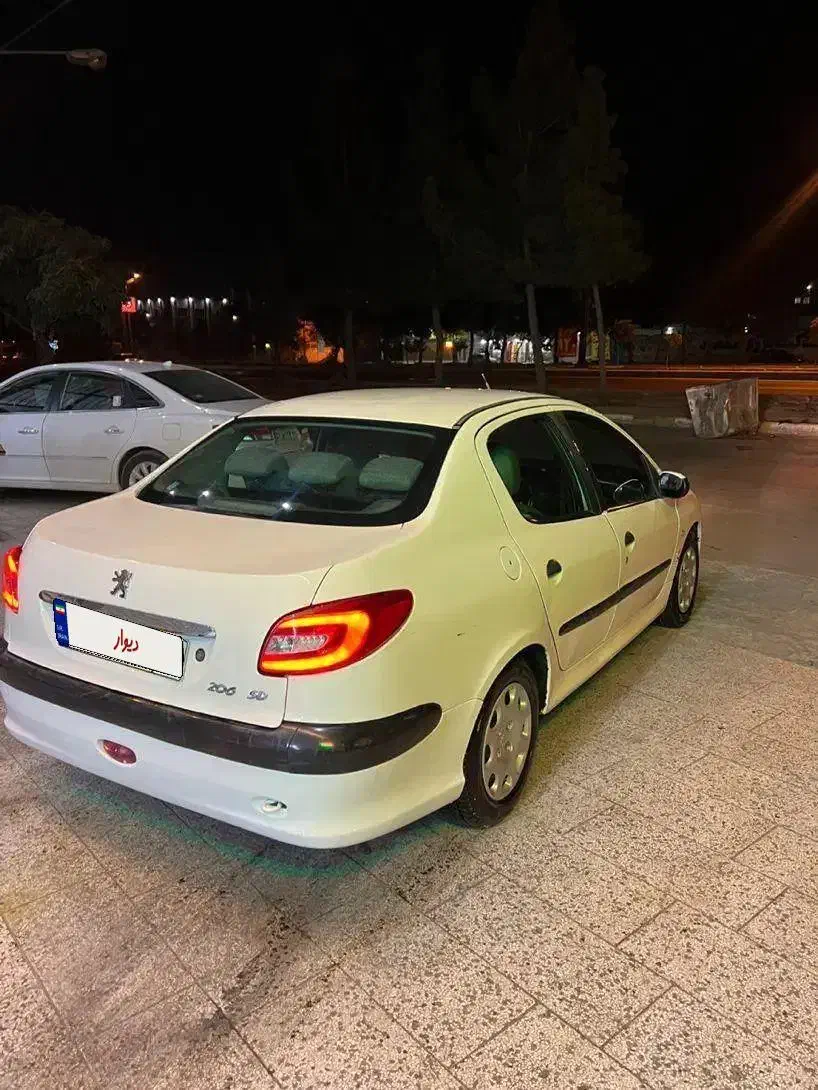 پژو ۲۰۶ صندوق دار v8 - 1389