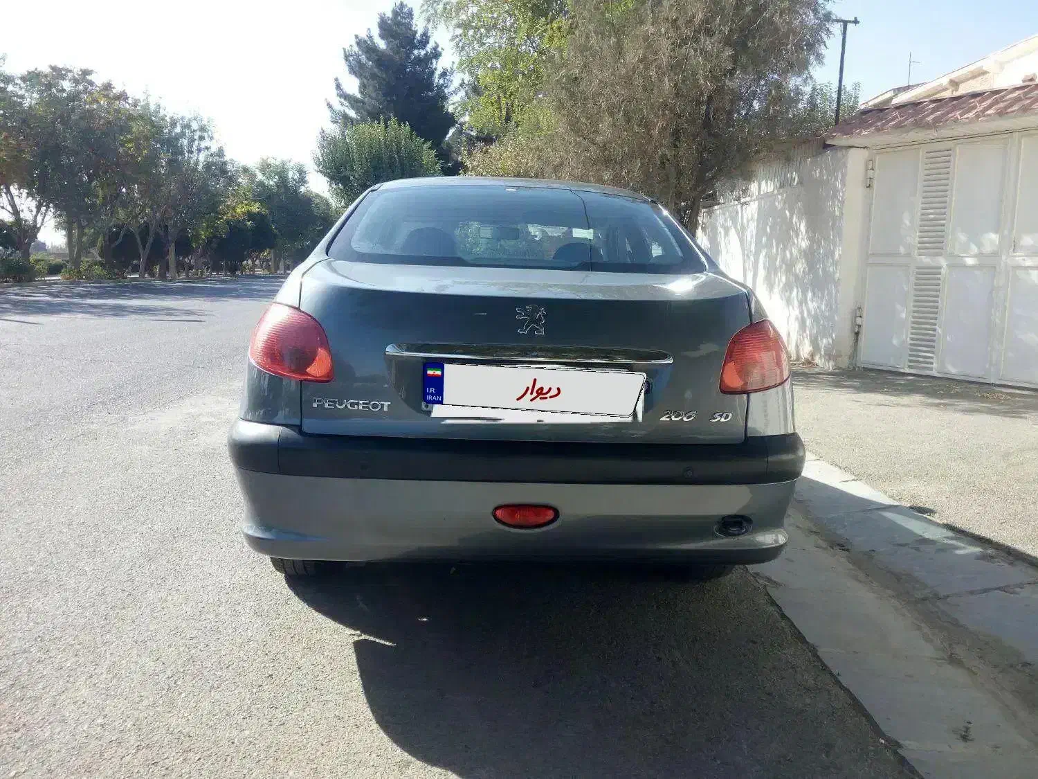 پژو ۲۰۶ صندوق دار v8 - 1396