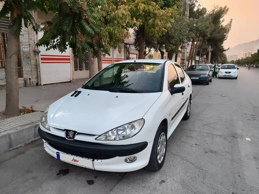 پژو ۲۰۶ صندوق دار v8 - 1393