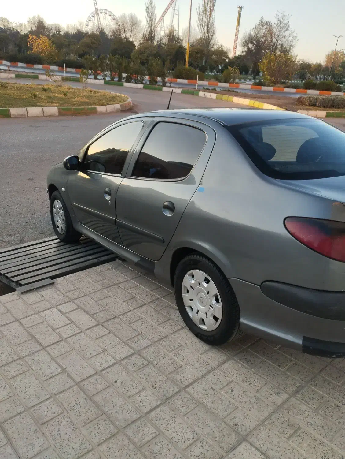 پژو ۲۰۶ صندوق دار v8 - 1386