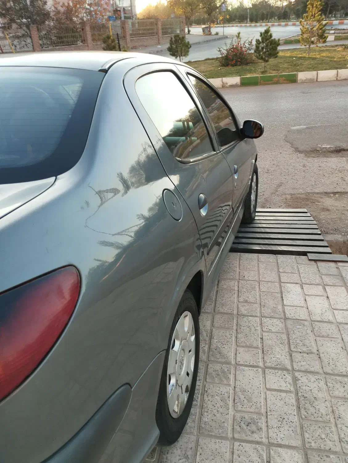 پژو ۲۰۶ صندوق دار v8 - 1386