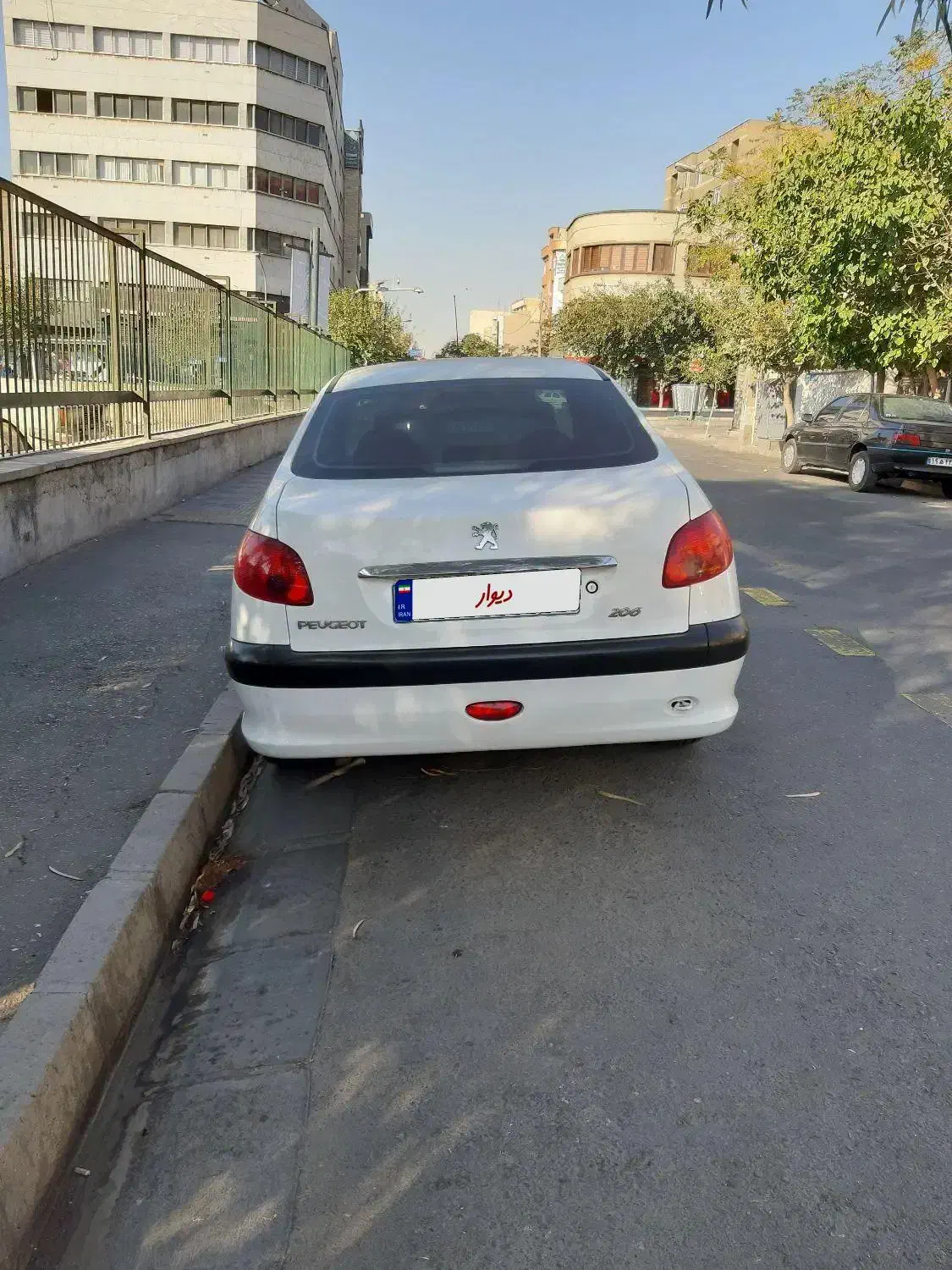 پژو ۲۰۶ صندوق دار v8 - 1398