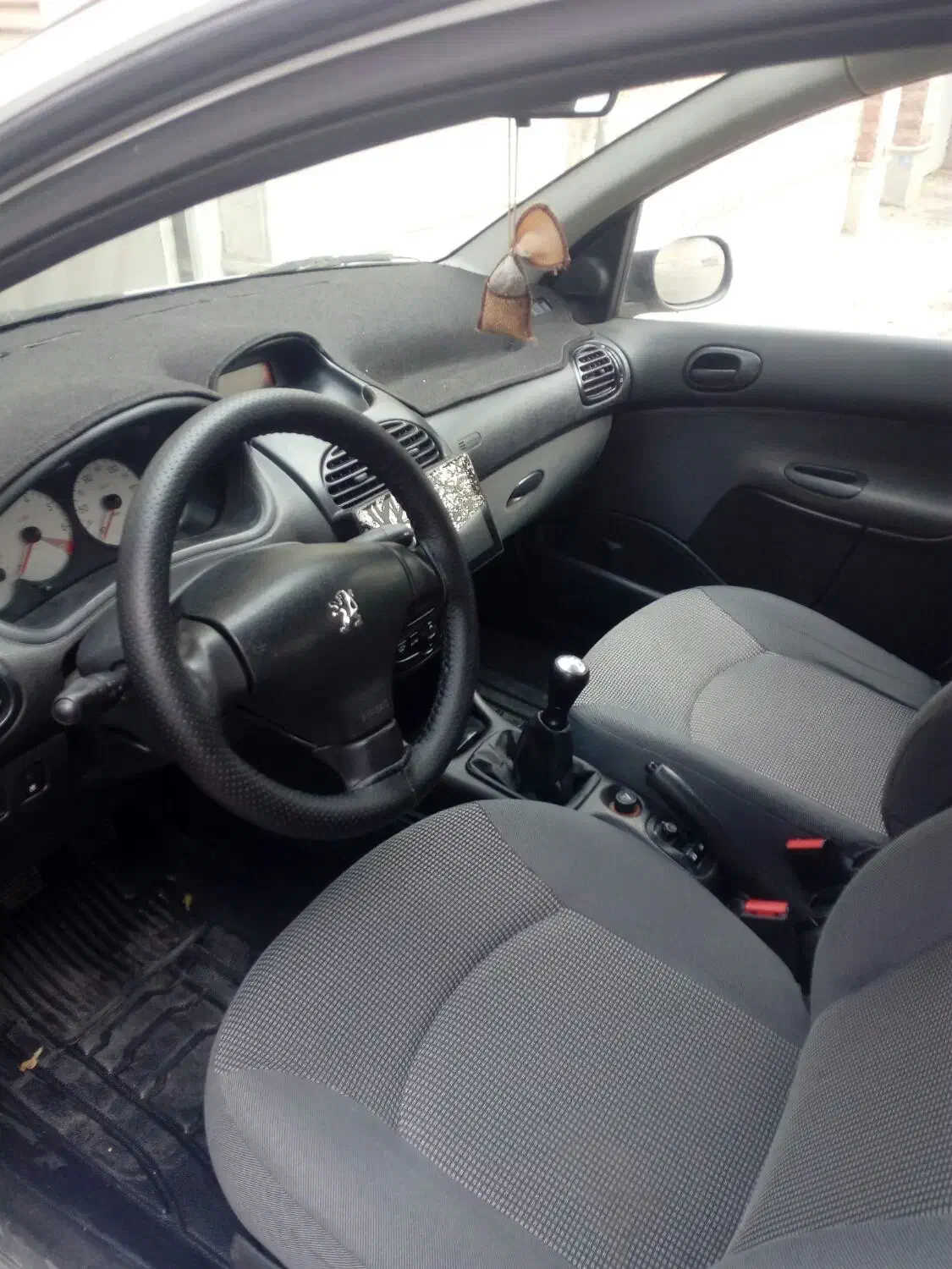 پژو ۲۰۶ صندوق دار v8 - 1398