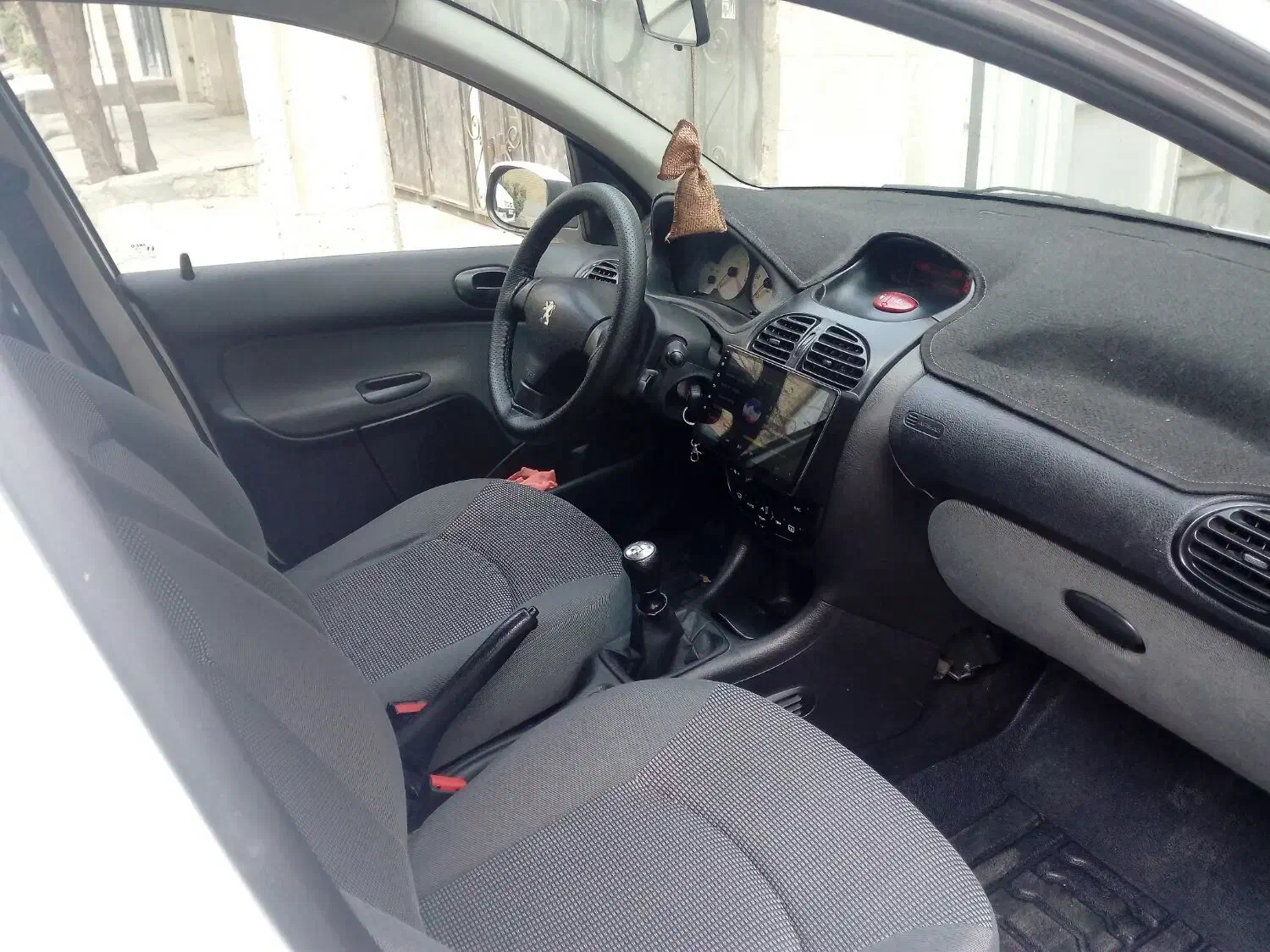 پژو ۲۰۶ صندوق دار v8 - 1398