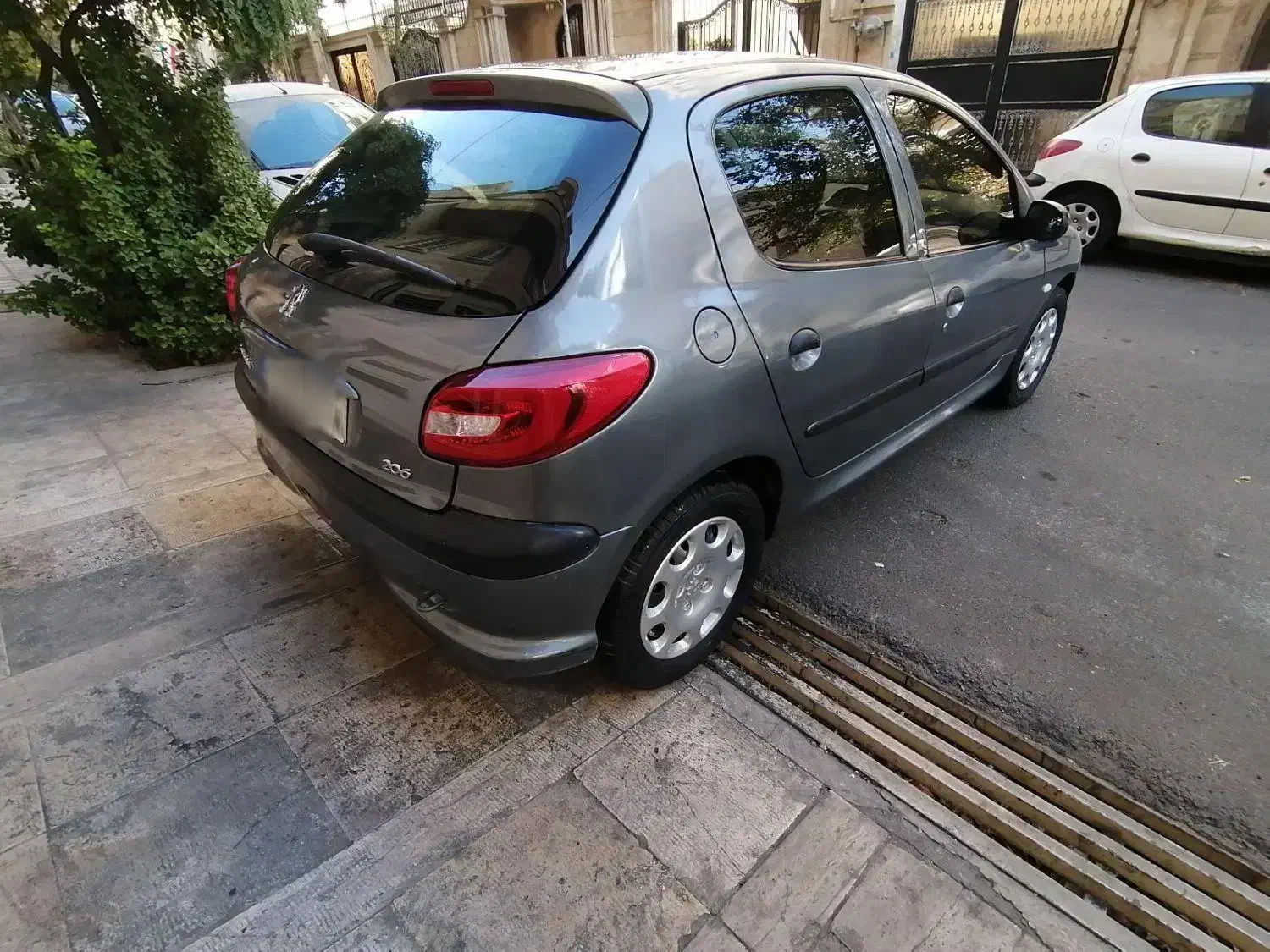 پژو 206 تیپ 5 - 1390