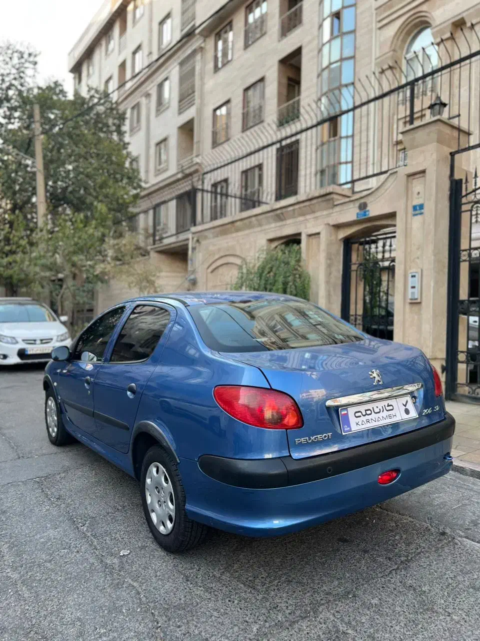 پژو ۲۰۶ صندوق دار v8 - 1395