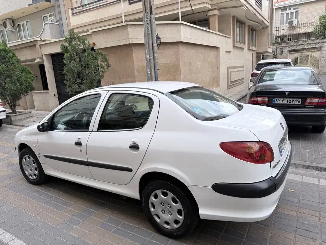 پژو ۲۰۶ صندوق دار v8 - 1393