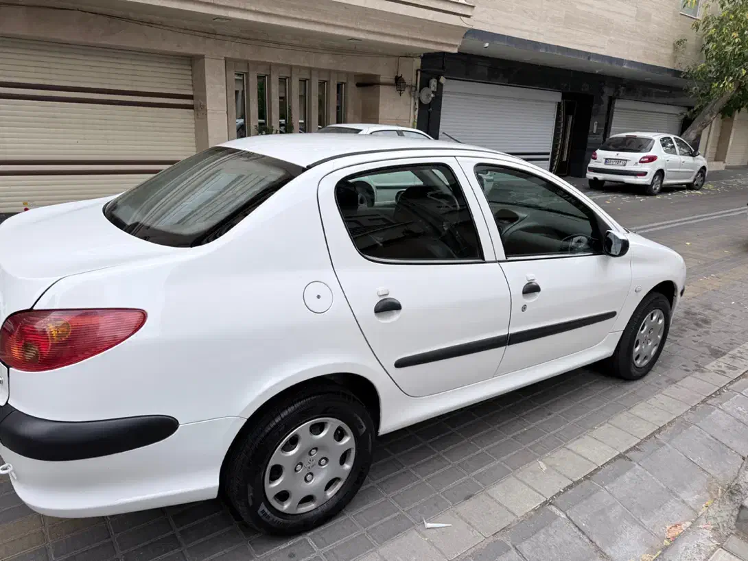 پژو ۲۰۶ صندوق دار v8 - 1393