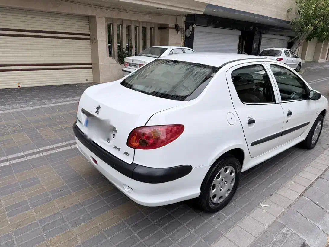پژو ۲۰۶ صندوق دار v8 - 1393
