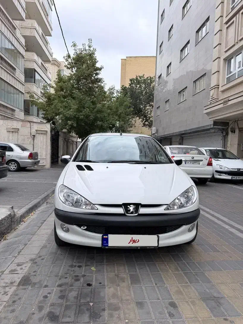 پژو ۲۰۶ صندوق دار v8 - 1393