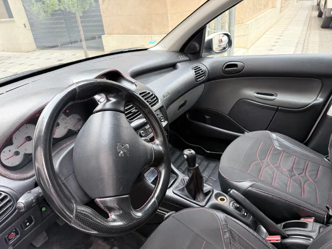 پژو ۲۰۶ صندوق دار v8 - 1393