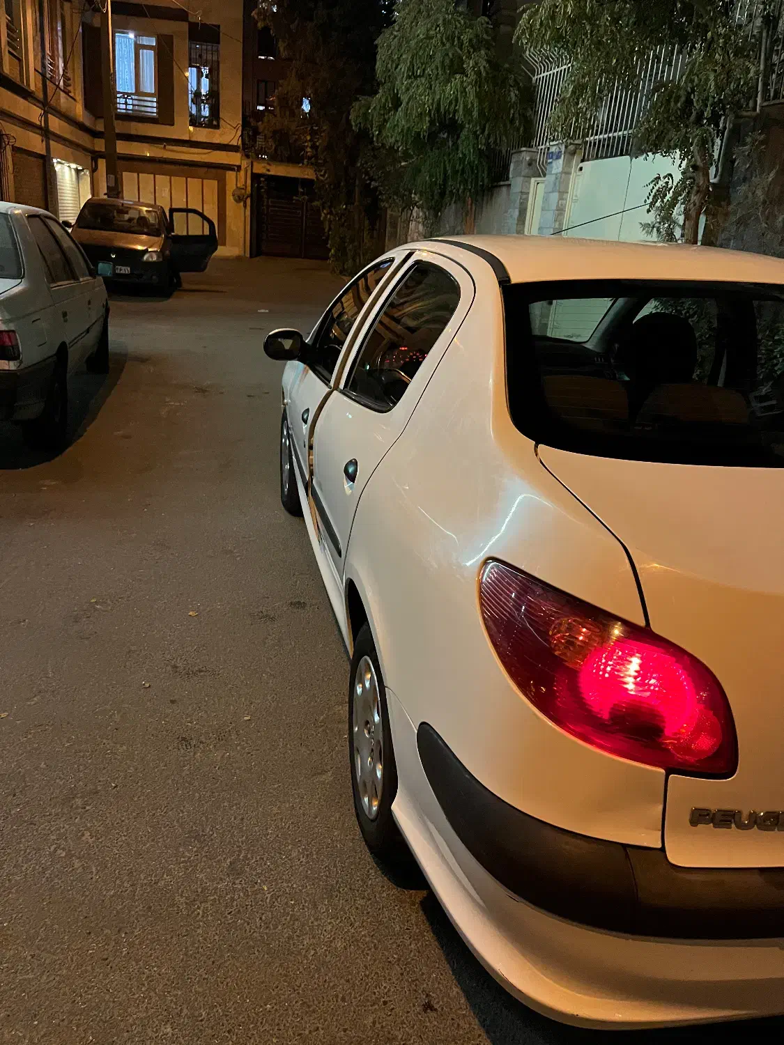 پژو ۲۰۶ صندوق دار v8 - 1394