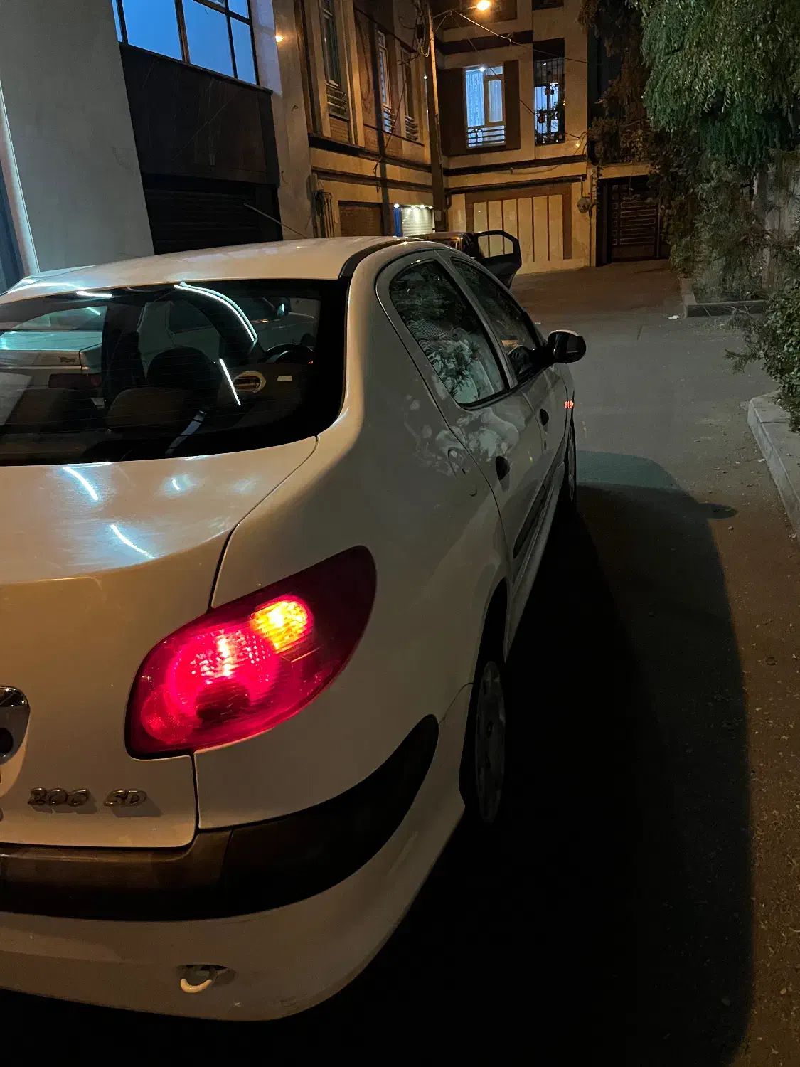 پژو ۲۰۶ صندوق دار v8 - 1394