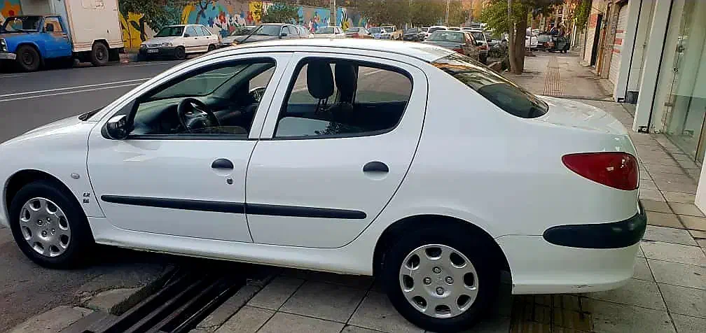 پژو ۲۰۶ صندوق دار v8 - 1396