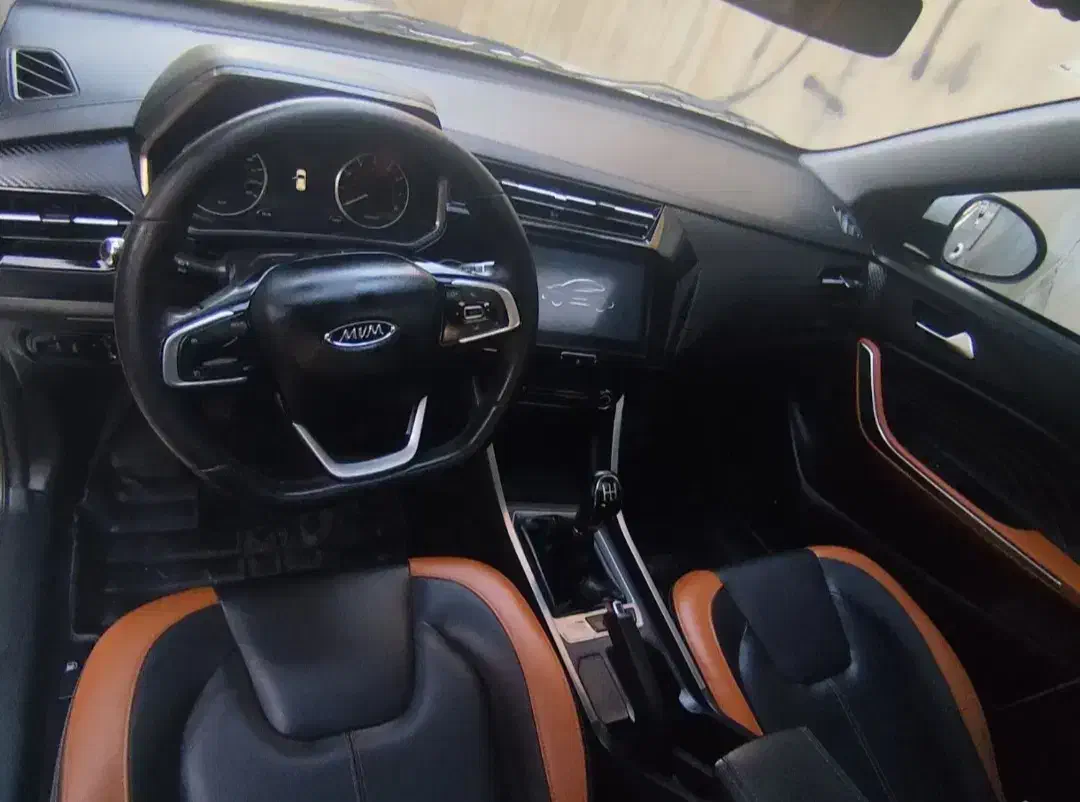 ام وی ام X22 پرو دنده‌ای - 1402